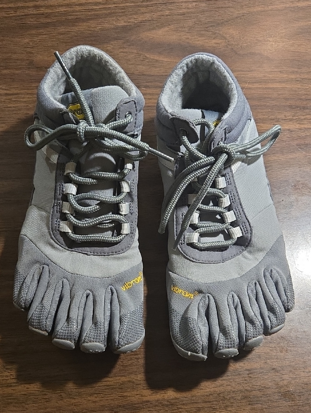 Women's Vibram Fivefingers V-Trek Insulated toe shoes EU Size 41 (US 9-9.5)